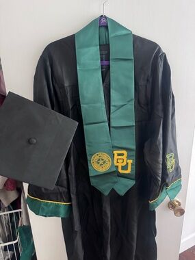Baylor Gown with Green & Gold Stole